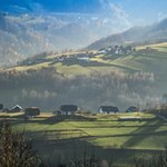 Te góry są znacznie tańsze niż Tatry. Można zaoszczędzić, a do lubianego uzdrowiska blisko