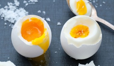 Te osoby powinny jeść mniej jajek. Nie chodzi o cholesterol