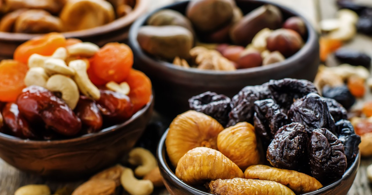 ​Te owoce zwykle zostają na świątecznym stole, a szkoda. Wspomagają pracę jelit i serca /123RF/PICSEL