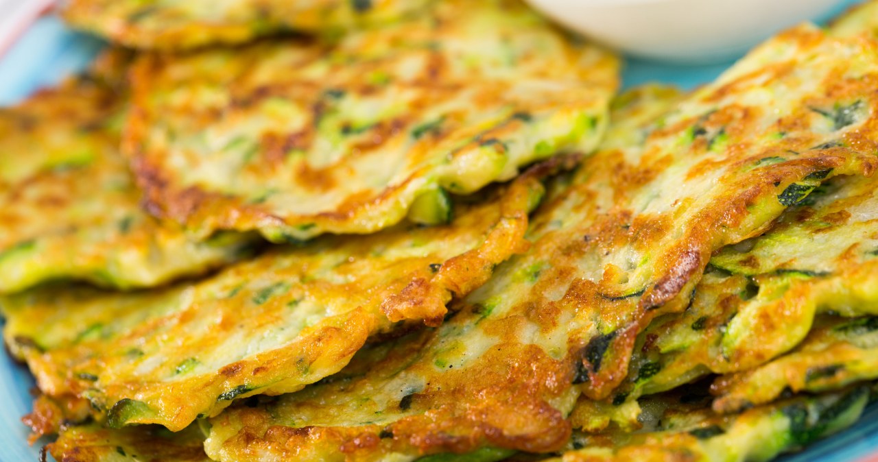 Te placki są dobrym dodatkiem do obiadu lub samodzielnym daniem / jackf /123RF/PICSEL