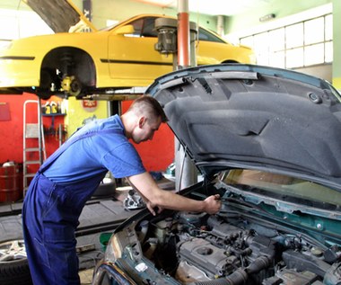 Te samochody psują się najczęściej i utrzymują mechaników w Polsce. Najnowszy raport Autodata