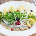 Te śledzie będą gwiazdą świątecznego stołu. Sekretem ten jeden dodatek 