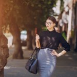Te spódnice znów wracają do mody. Pasują do kozaków i sneakersów