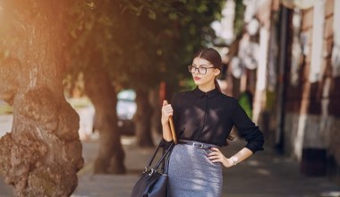 Te spódnice znów wracają do mody. Pasują do kozaków i sneakersów