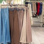 Te spodnie wracają do mody po latach. Optycznie wydłużają nogi