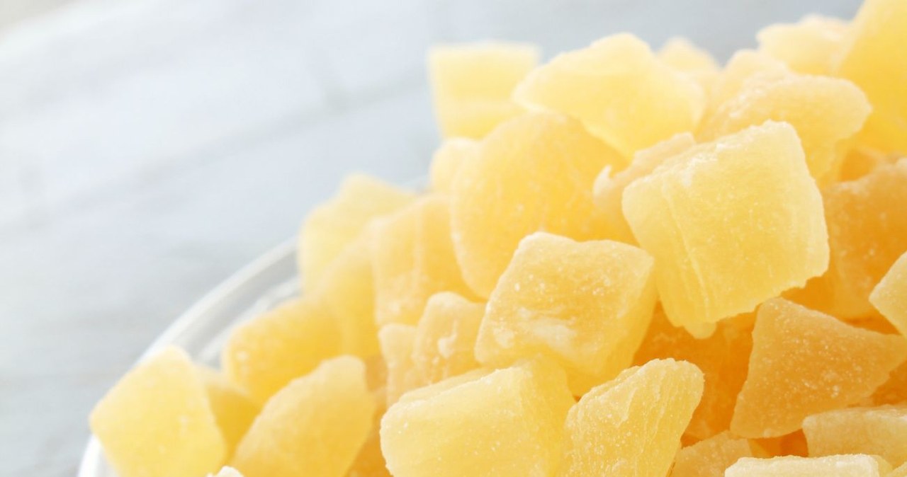 Te suszone owoce powinni włączyć do jadłospisu seniorzy. /Langan /Canva Pro