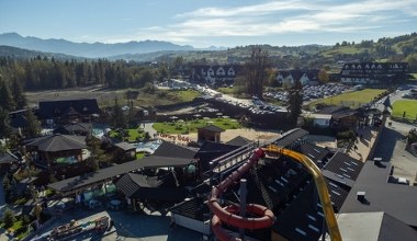 Te termy niedaleko Zakopanego uwielbiają seniorzy. Przyjeżdżają całymi grupami