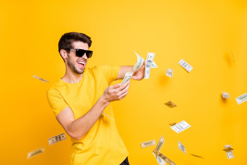 Te znaki zodiaku listopad obsypie pieniędzmi. Kto może liczyć na powodzenie w finansach?