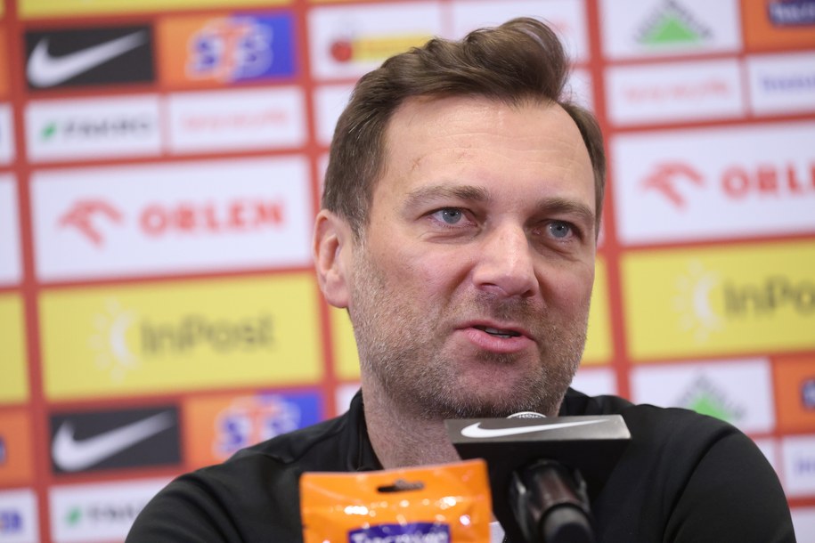 Team Manager ds. sportowych i rzecznik prasowy PZPN Jakub Kwiatkowski / 	Leszek Szymański    /PAP