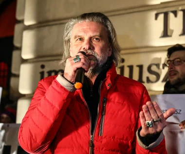 "Teatr jest nasz": Protest przed Teatrem Słowackiego w Krakowie