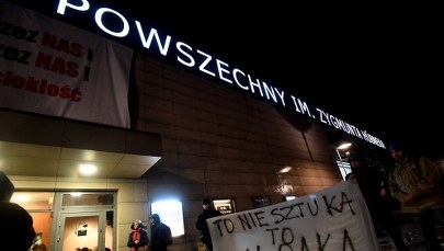 Teatr Powszechny broni "Klątwy". Narodowcy protestują