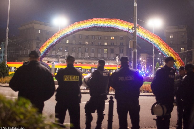 Tęcza była pilnowana przez policję /Andrzej Lange/SE /East News