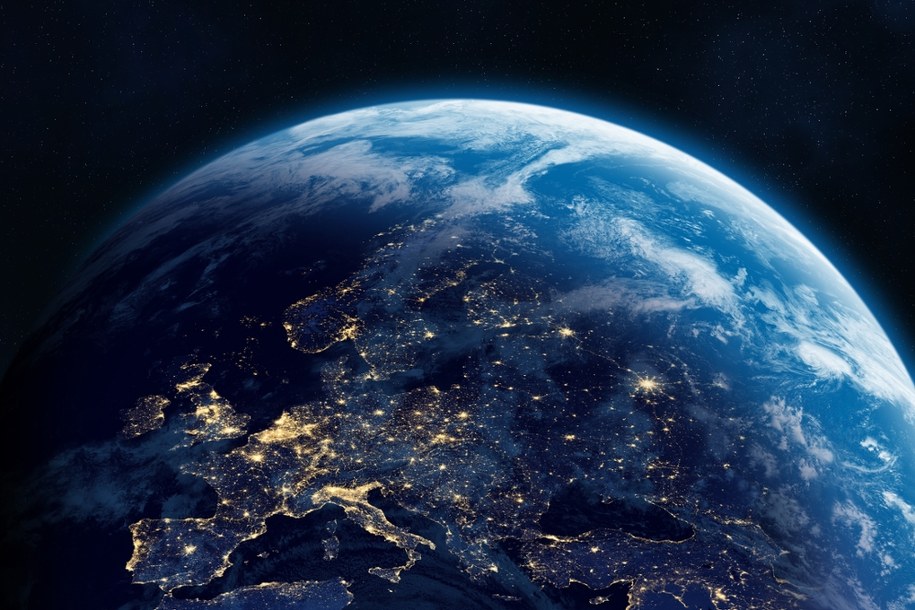 Tego lata kilka obrotów Ziemi wokół własnej osi jest o ponad milisekundę szybszych niż średnia z ostatnich dekad /Shutterstock