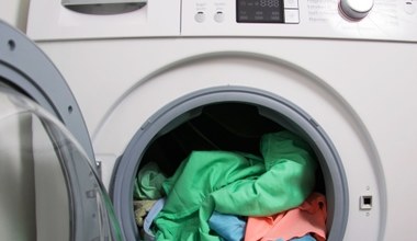 Tego nigdy nie wrzucaj do pralki. Inaczej szybko pójdzie na złom