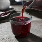 ​Tego soku warto mieć pół spiżarni. Chroni serce niczym żelazna tarcza, zapobiega miażdżycy