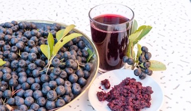 ​Tego soku warto mieć w domu pół spiżarni. Chroni serce niczym żelazna tarcza, zapobiega miażdżycy