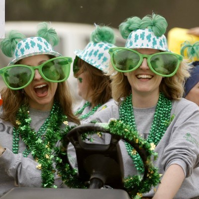 Tegoroczny dzień św. Patryka Irlandczycy obchodzą pod hasłem "Sky is the limit" /AFP
