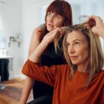 Tej fryzury lepiej unikać po 40. Niepotrzebnie dodaje lat