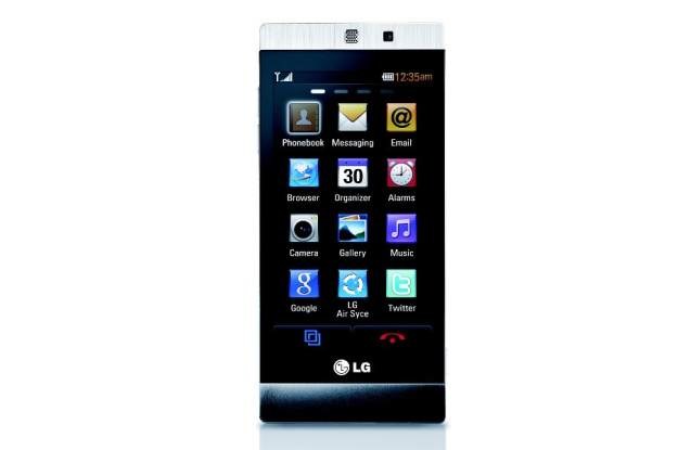 Telefon LG Mini jest tak mały, że niektóre osoby będą miały problem z jego wygodną obsługą /materiały prasowe