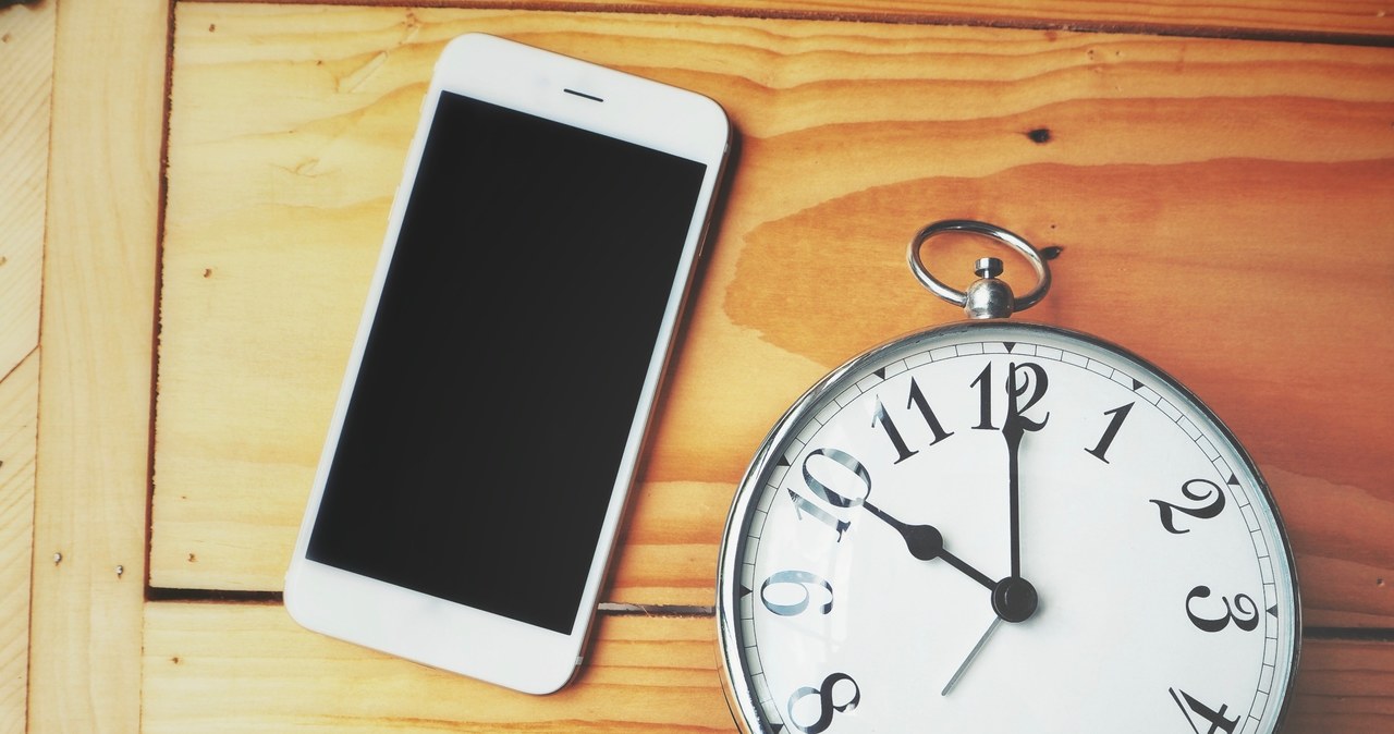 Telefon prawdę ci powie. Ile czasu tracisz w aplikacjach każdego dnia? /123RF/PICSEL