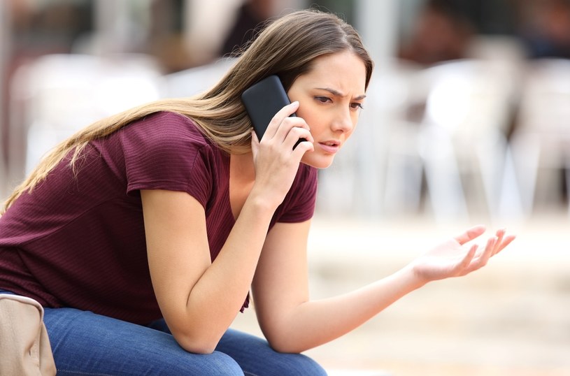 Telefoniczni oszuści starają się wymyślać nowe metody /123RF/PICSEL