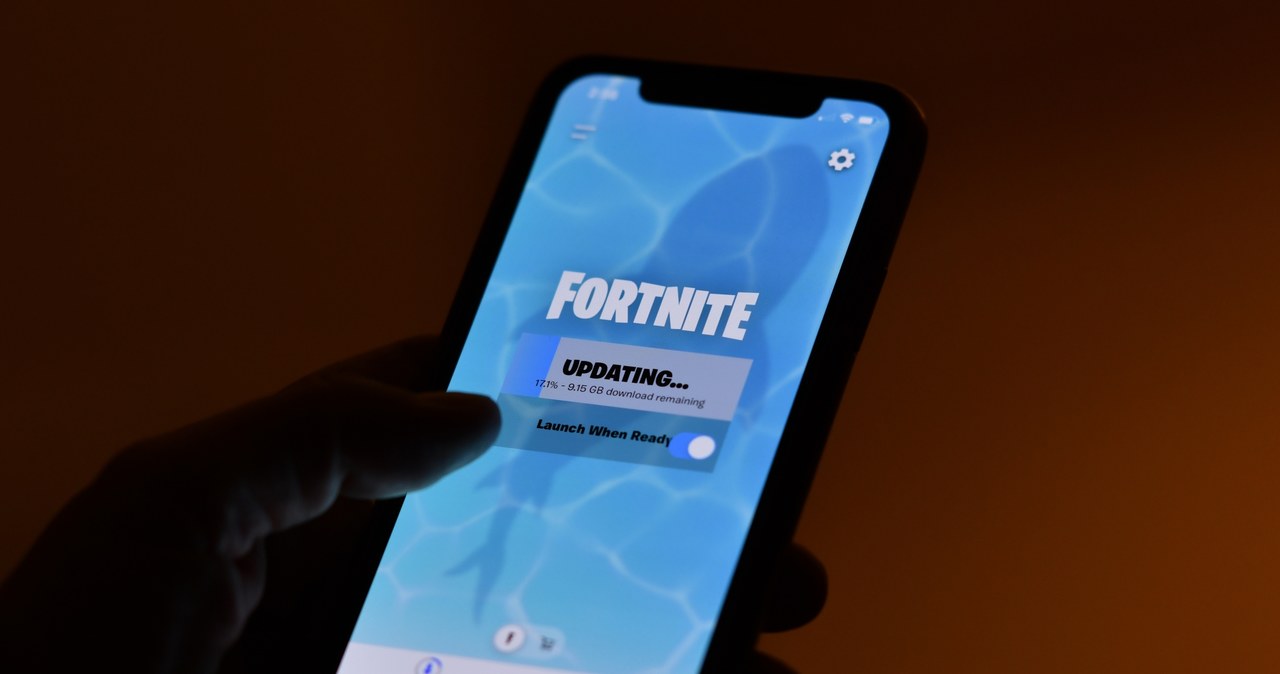 Telefony Apple z zainstalowaną aplikacją Fortnite kosztują krocie. /AFP