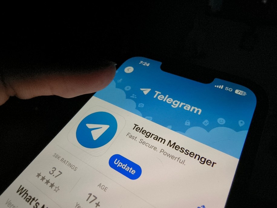 Telegram to jeden z najpopularniejszych komunikatorów w Rosji /Shutterstock