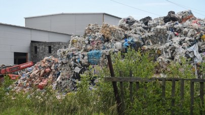 "Telegraph": Polska mafia śmieciowa zarabia na imporcie z Wielkiej Brytanii