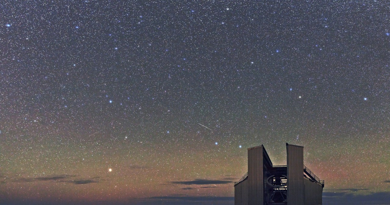 Teleskop Galileusza znajduje się w Obserwatorium Roque de los Muchachos na wyspie La Palma. Słynie ona z czystego nieba. /BABAK TAFRESHI/Science Photo Library/East News /East News
