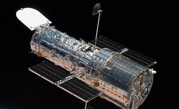 Teleskop Hubble'a odzyskuje orientację 