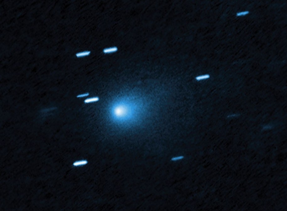 Teleskop Hubble'a sfotografował kometę 3I/ATLAS 21.07.2025, kiedy była ponad 440 milionów km od Ziemi. /NASA, ESA, David Jewitt (UCLA); Obróbka obrazu: Joseph DePasquale (STScI) /Materiały prasowe