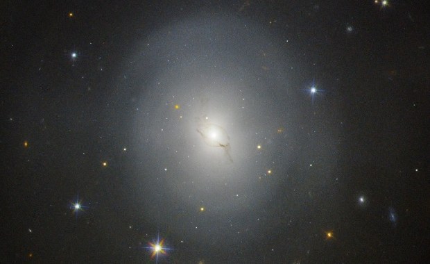 Teleskop Hubble'a też zobaczył źródło fal grawitacyjnych