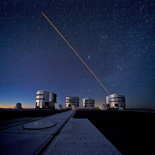 Teleskopy VLT podczas pracy /ESO/S. Brunier /Materiały prasowe