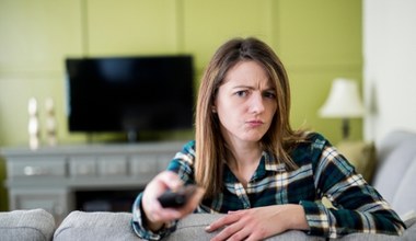 Telewizor wolno działa. Co robić, gdy się zacina?
