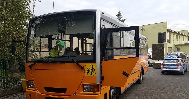 Ten autobus w ogóle nie powinien wyjeżdżać na drogi /Policja