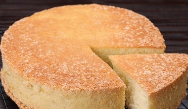 Ten biszkopt nie ma w sobie grama mąki. Rośnie nieziemsko, smakuje jeszcze lepiej 