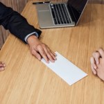 Ten dokument ułatwia życie w urzędach. Nie zawsze trzeba za niego płacić 