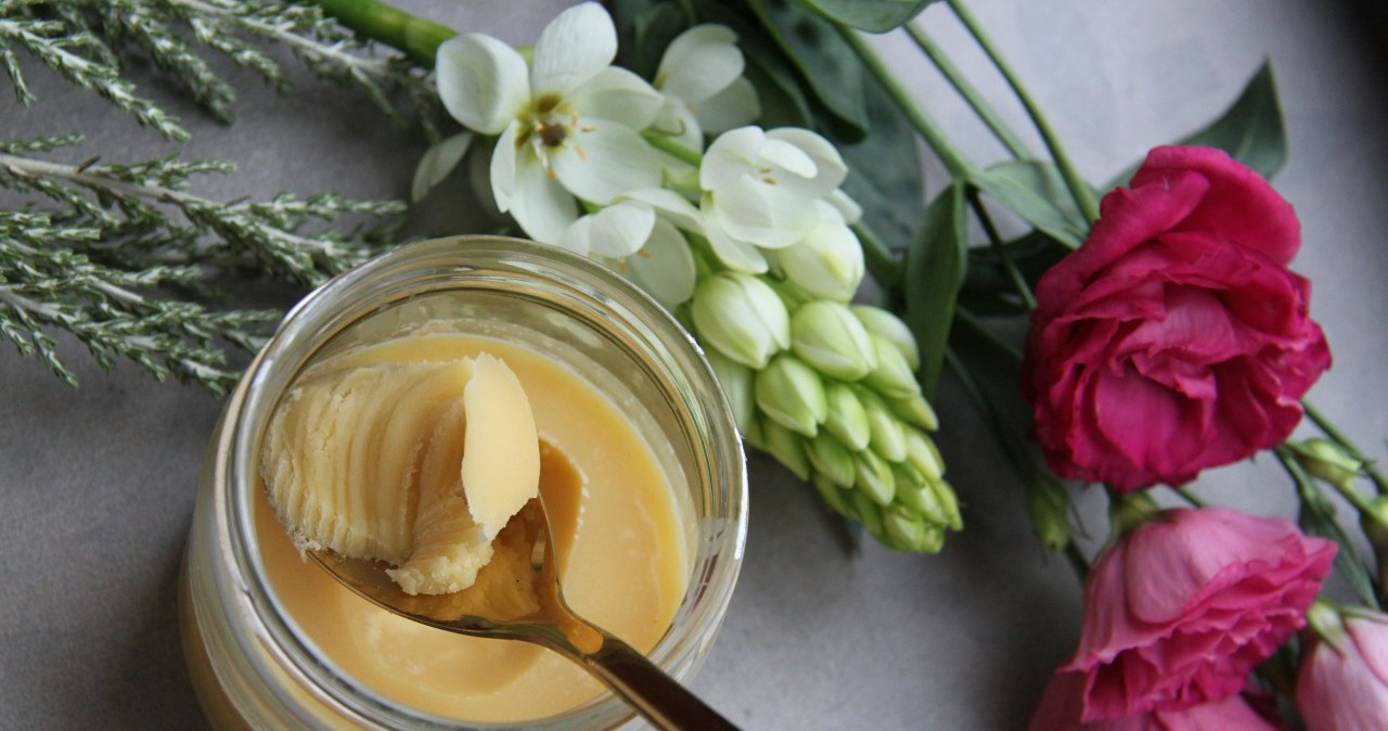 Ten domowy krem działa lepiej niż drogie kosmetyki. Skóra jest jak jedwab /Megumi Nachev /unsplash.com