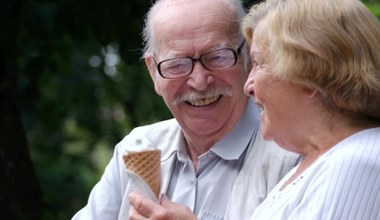 Ten gadżet zmienia życie seniorów. Odkryje chorobę przed lekarzem, a kosztuje grosze