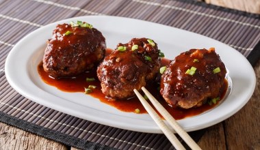 Ten japoński obiad to prawdziwy hit. Odkąd poznałam przepis, robię go co tydzień