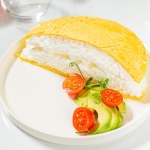 Ten japoński omlet to śniadaniowy hit. Smakuje jeszcze lepiej niż wygląda