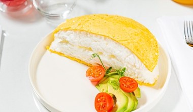 Ten japoński omlet to śniadaniowy hit. Smakuje jeszcze lepiej niż wygląda