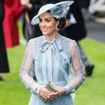 Ten kolor jest hitem tego roku. Księżna Kate jest jego gorliwą ambasadorką