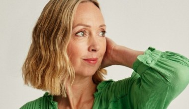 Ten kolor włosów odejmuje 10 lat. Fryzjerzy polecają go każdej kobiecie po 50-tce