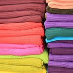 Ten kolor wszyscy będą nosić jesienią. Kup taki sweter albo płaszcz