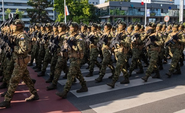 Ten kraj przywraca obowiązkową służbę wojskową. Parlament zdecydował