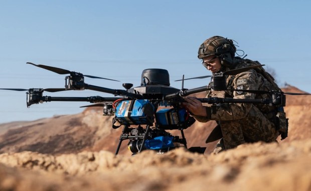 Ten kraj uruchamia kursy z obsługi dronów dla obywateli