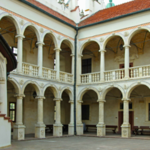 Ten Mały Wawel leży 160 km od Krakowa. Nazywany perłą Podkarpacia