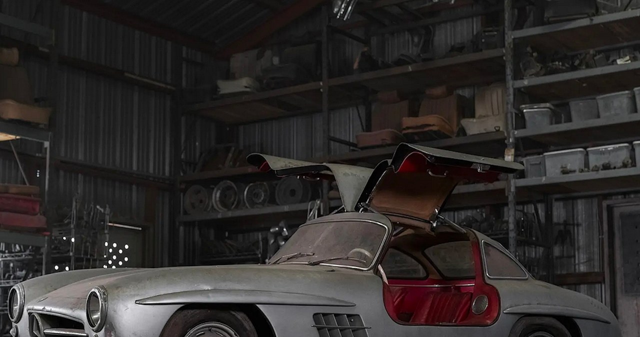 Ten Mercedes 300 SL znalazł nowego właściciela za ponad 9,3 mln dolarów. W 1976 roku Rudi Klein kupił auto za 30 tys. dolarów / RM Sotheby's Patrick Ernzen /