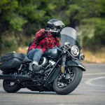 Ten motocyklowy paradoks przeczy logice. Skręcasz w prawo, jedziesz w lewo